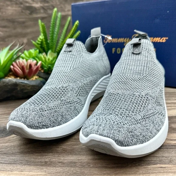 NIB Tommy Bahama Flint Knit Jogger Memory Foam Slip On Sneaker Charcoal - Picture 3 of 14